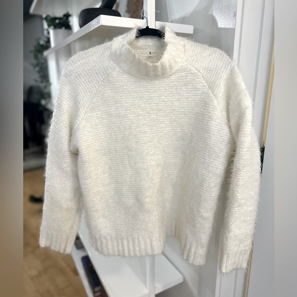 Lou & Grey Cozy Thick White Fuzzy Sweater Size Medium